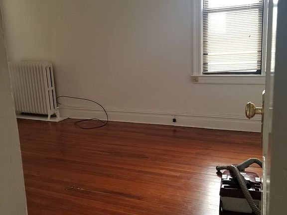3rd image of 4006 Ditmars Blvd Ste 1