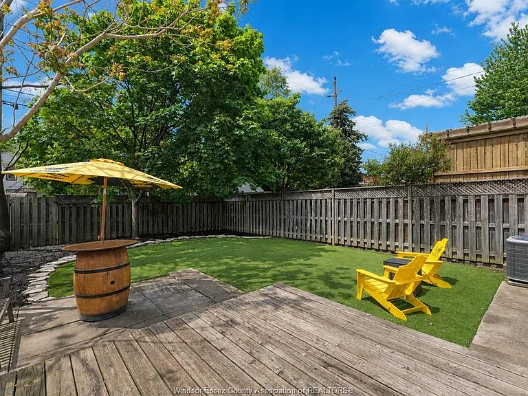 521 Windermere Rd — Photo 33