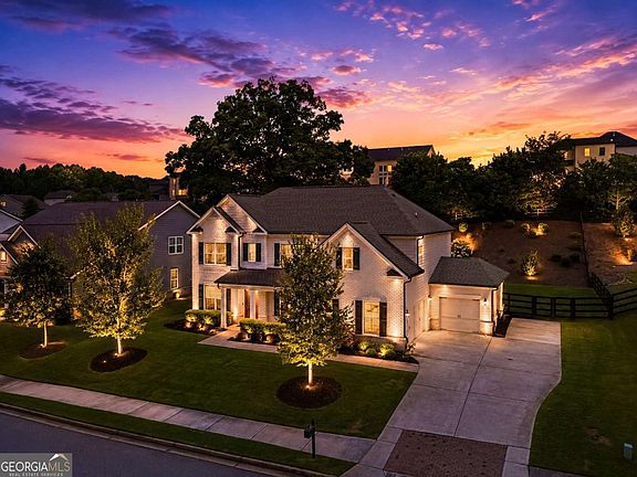 2nd image of 415 Carmichael Cir