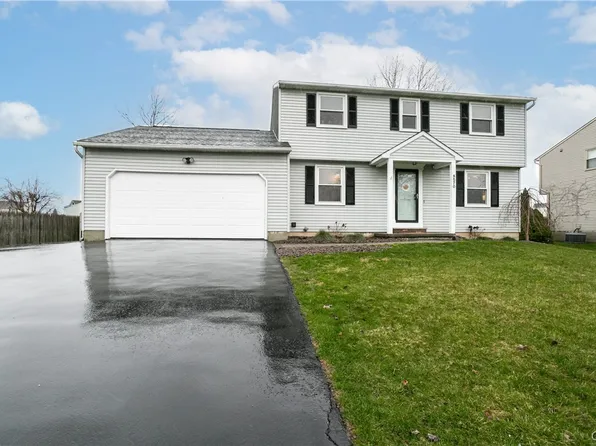 8570 Bayview Dr, Cicero, NY 13039