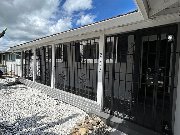 4th image of 2057 Rosedale Dr