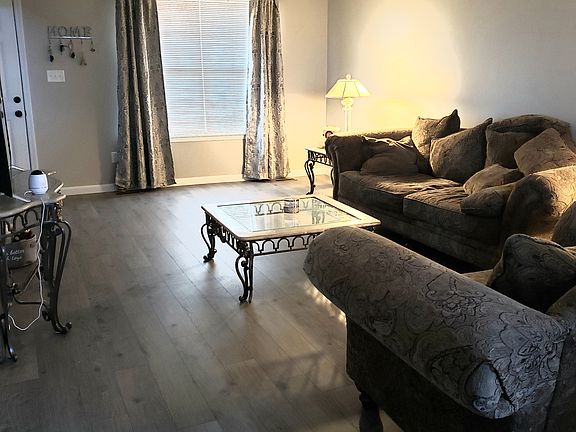living room/dining room
