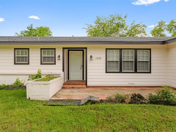 1425 Crow Dr, Waco, TX 76705