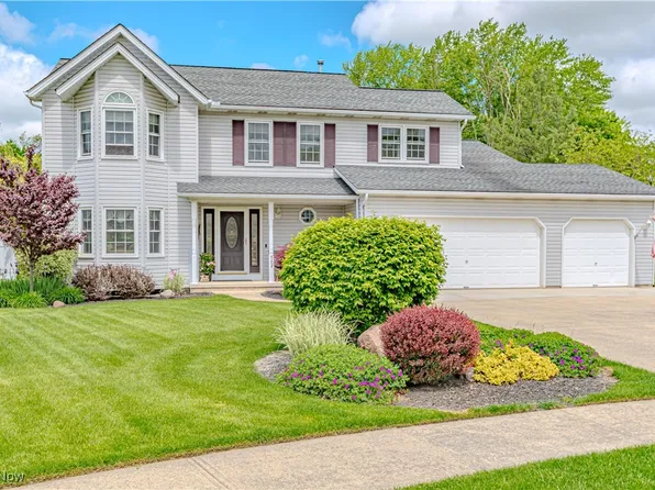 582 Blackberry Cir, Brunswick, OH 44212