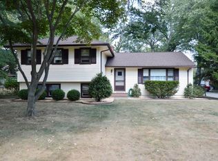 28 Grand Ave, Cedar Knolls, NJ 07927