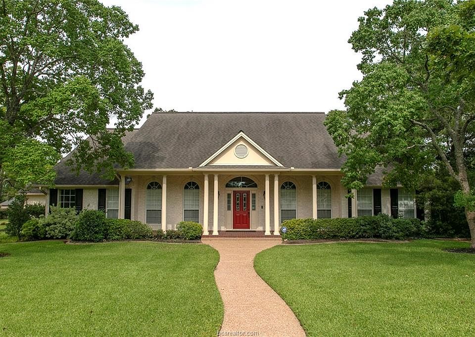 1st image of 9211 Lake Forest Ct N
