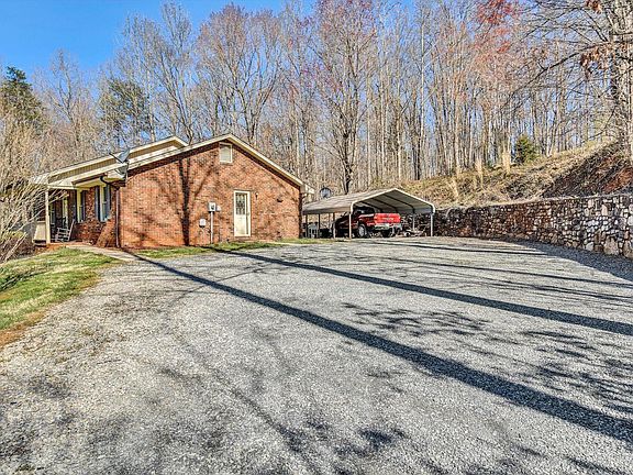 4th image of 106 Oak Branch Ct