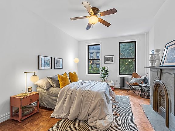3rd image of 452 W 50th St APT 3E