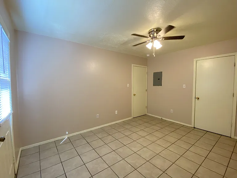 2 bed, 1.0 bath, 900 sqft, $1,195 — Photo 12