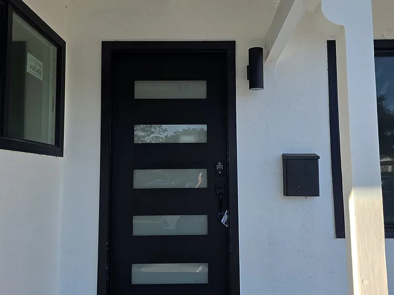 11161 Gaylord Dr — Photo 2