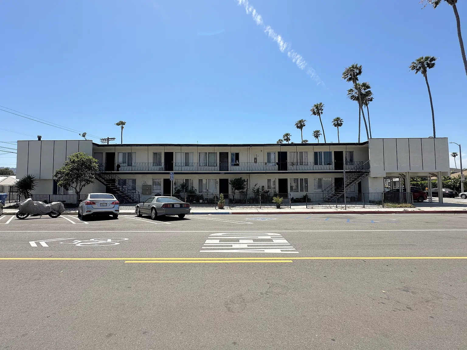 2 bed, 1.0 bath, 900 sqft, $2,150 — Photo 3