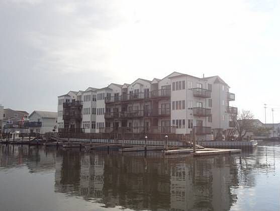 1st image of 383 43rd Pl APT 7