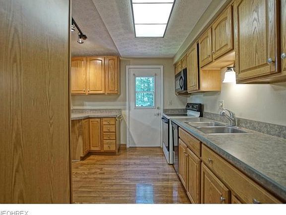 5th image of 7591 Brainard Ct
