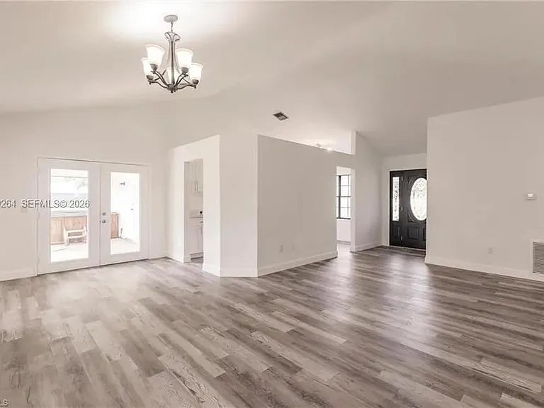 4550 Springview Cir — Photo 7