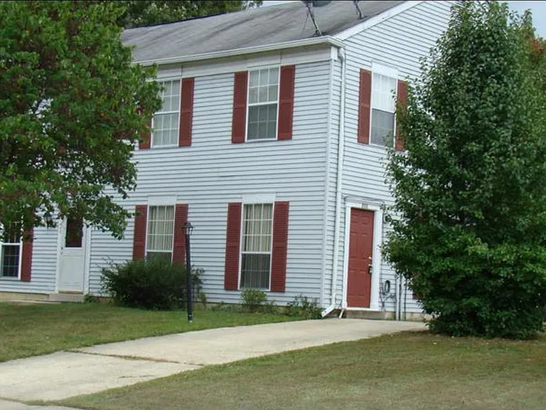 800 Indian Head Ave — Photo 1
