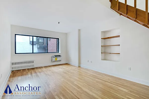 Rented by Anchor Associates | media 9