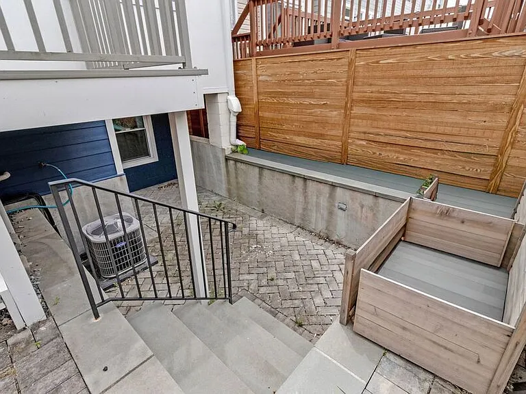 919 Decatur St NW — Photo 56