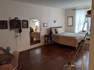 554 E 26th St #9R, Brooklyn, NY 11210