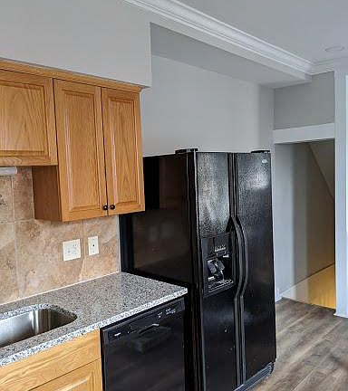 5th image of 642 S Potomac St #1