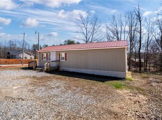 960 Walker Rd, Toccoa, GA 30577