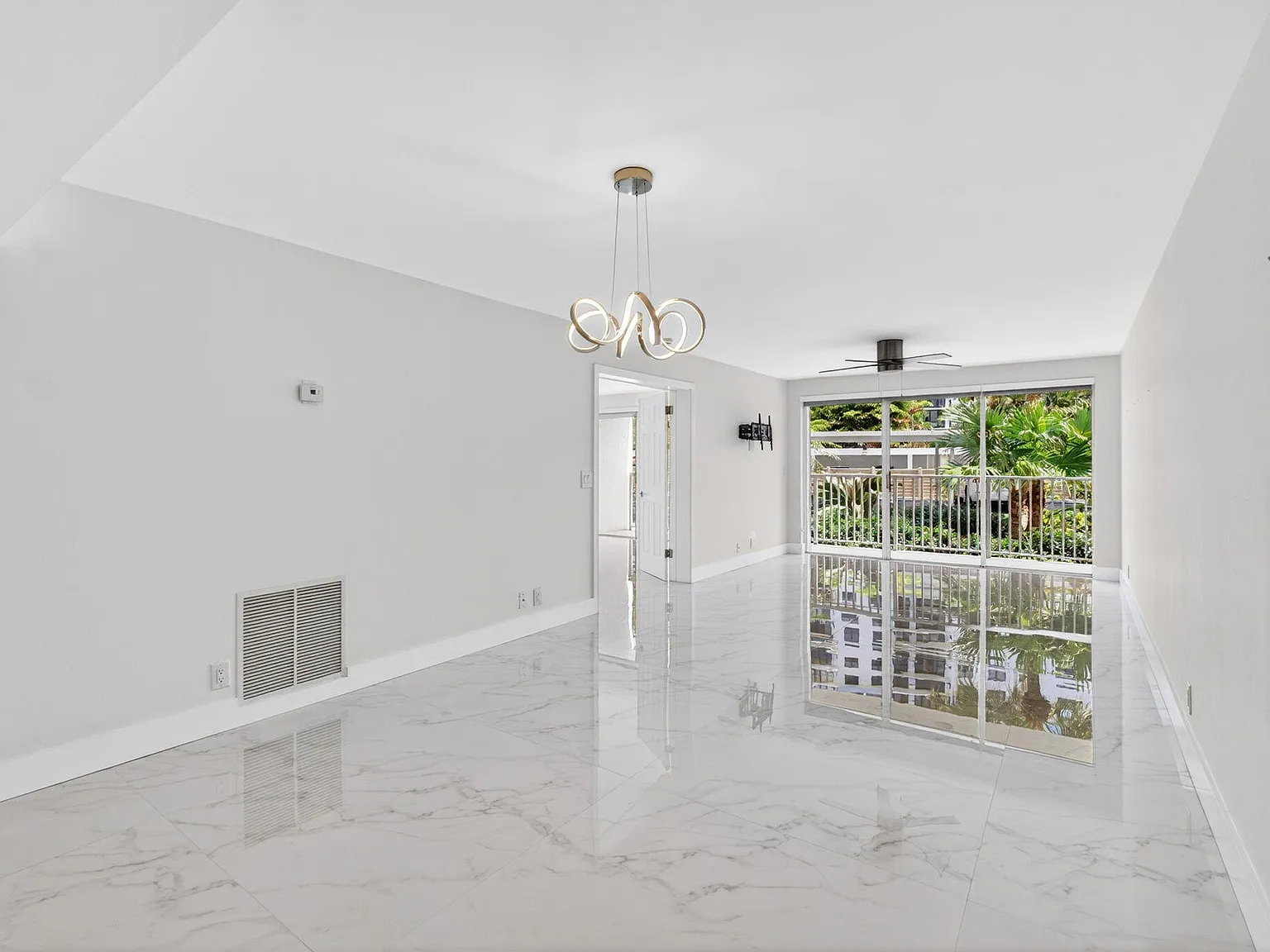 2 bed, 2.0 bath, 1178 sqft, $3,000 — Photo 4
