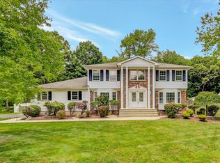 1 Jared Ln, Manalapan, NJ 07726