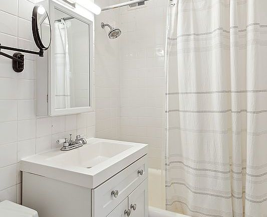 5th image of 40 W 72nd St APT 143