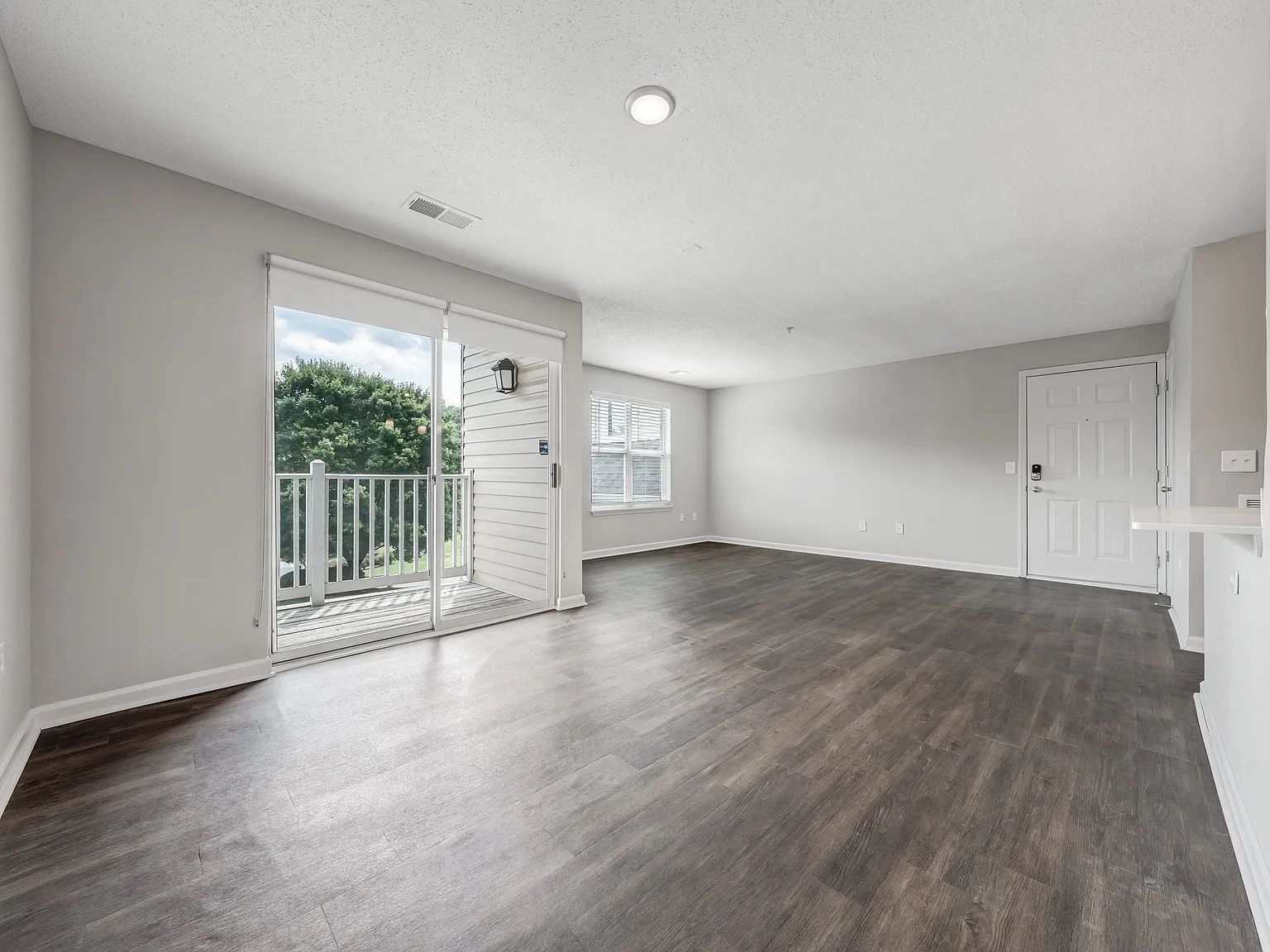 Sunscape Apartments — Photo 3