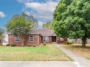 410 Julian Ct, Siloam Springs, AR 72761