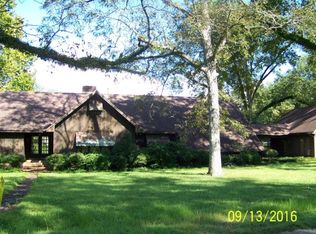 11 Country Club Dr, Luverne, AL 36049