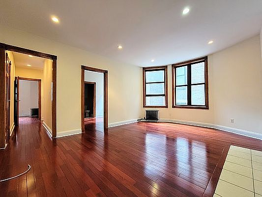 2nd image of 265 W 81st St #6X