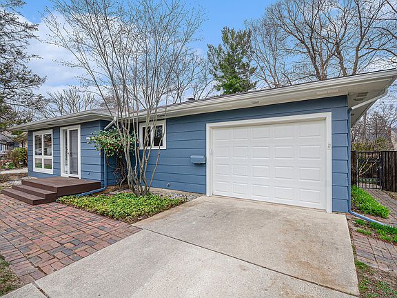 4th image of 2100 S Circle Dr