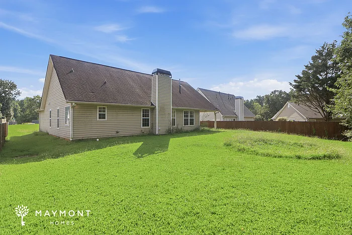 4 bed, 2.0 bath, 1923 sqft, $2,445 — Photo 3
