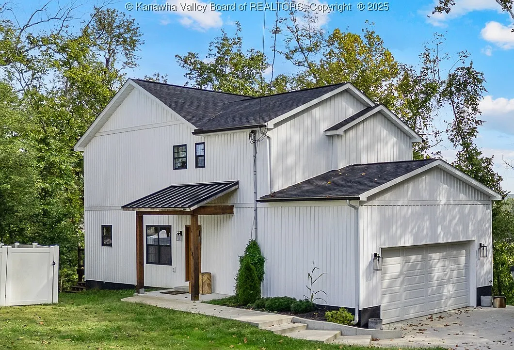 131 Elwood Ave photo 1