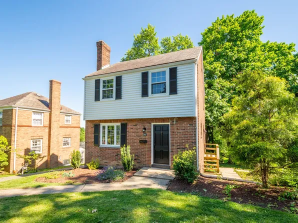 202 National Dr, Pittsburgh, PA 15236
