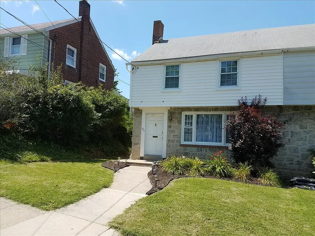 106 Spruce St photo 1
