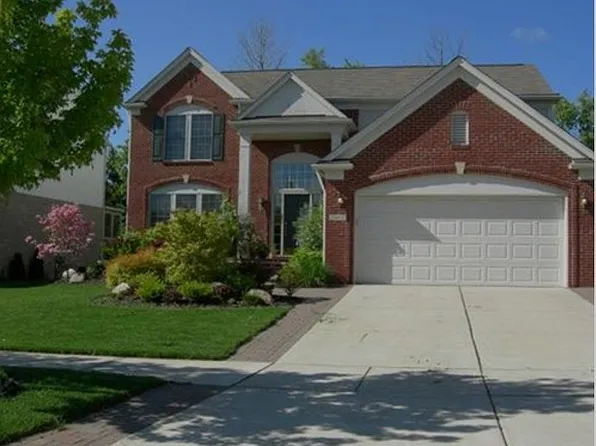 7663 Windgate Cir, West Bloomfield, MI 48323