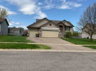 1224 Deer Haven Dr N, Isanti, MN 55040