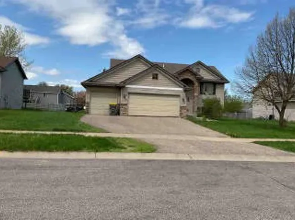 1224 Deer Haven Dr N, Isanti, MN 55040