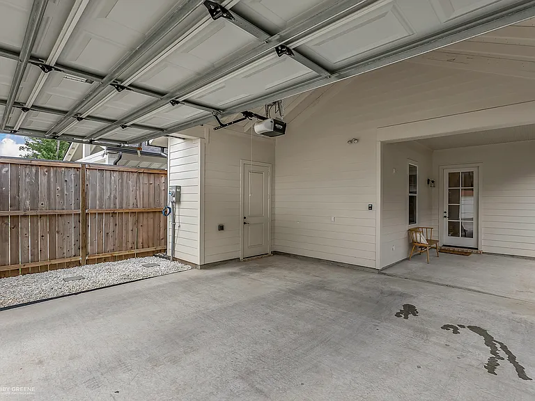 1963 Crossvine Ln — Photo 32