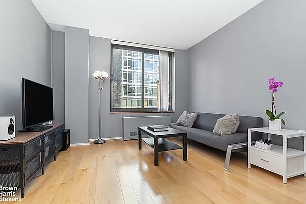 1st image of 300 E 85th St APT 405