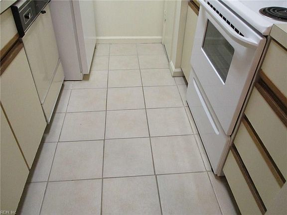 4th image of 141 Cape Dorey Dr