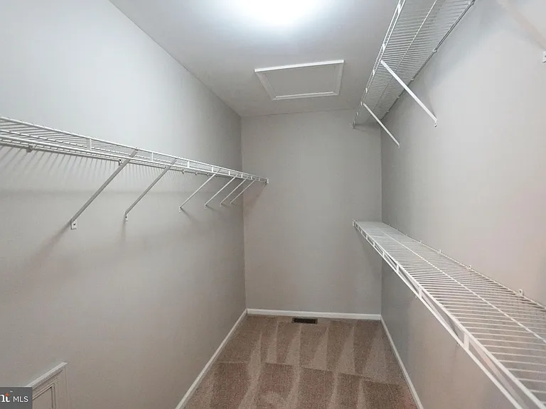 2005 Harvard Dr — Photo 37