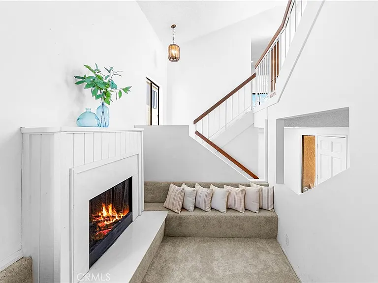 1407 Lakeside Ln — Photo 16