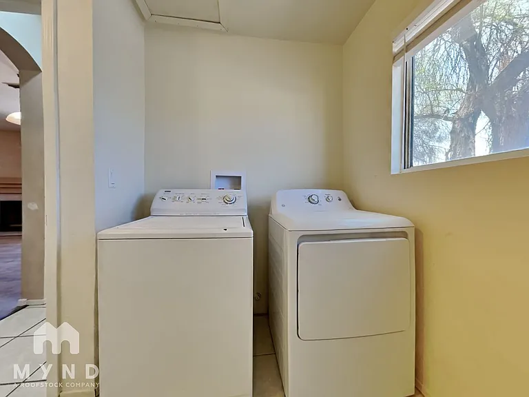 3434 W Desert Bend Loop — Photo 21
