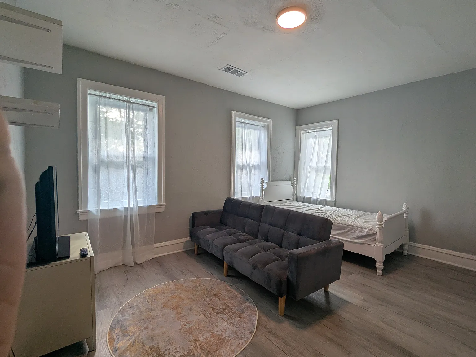 Roommate Needed! ~ Deluxe Single Room Off-Campus! — Photo 1