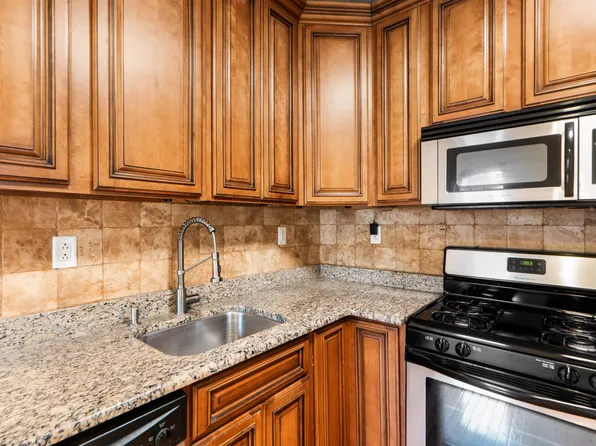 70 South Street image 5 of 23