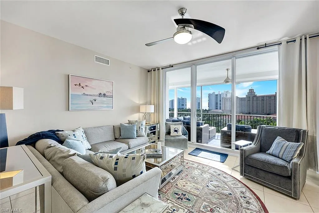 3 bed, 3.0 bath, 2035 sqft, $14,500 — Photo 3