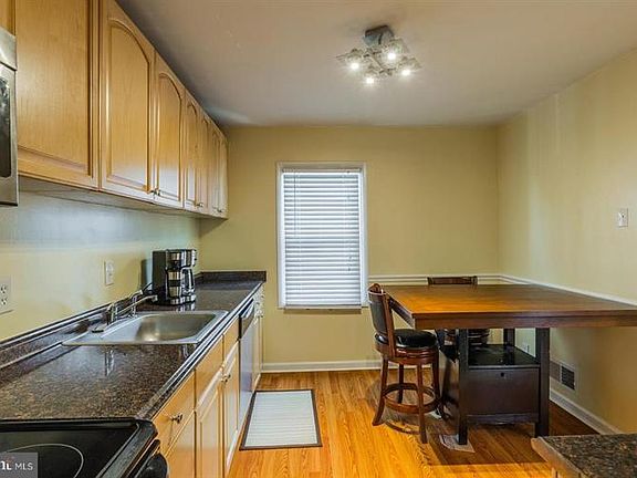 5th image of 2918 Wythe Ct