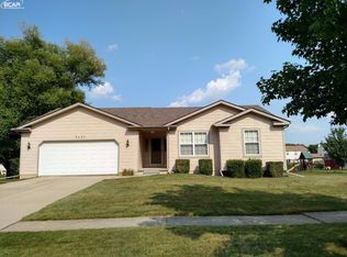 7101 Glen Oak Dr, Grand Blanc, MI 48439